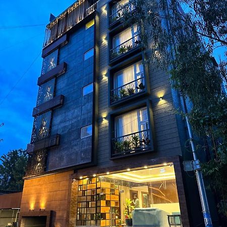 Royal Ace Luxur Hotel Bangalore Exterior foto