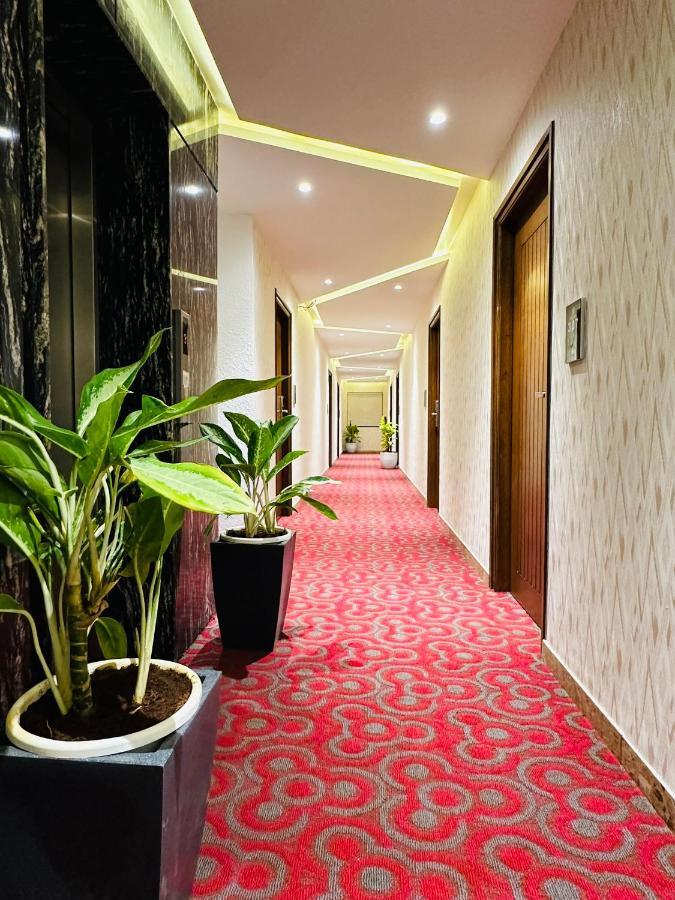 Royal Ace Luxur Hotel Bangalore Exterior foto
