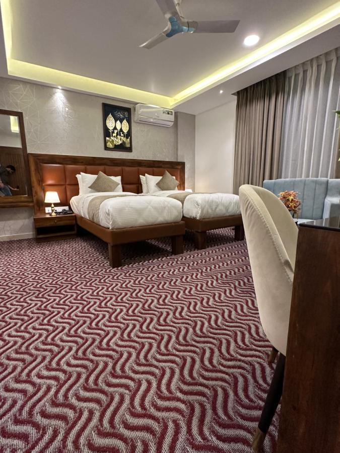 Royal Ace Luxur Hotel Bangalore Exterior foto