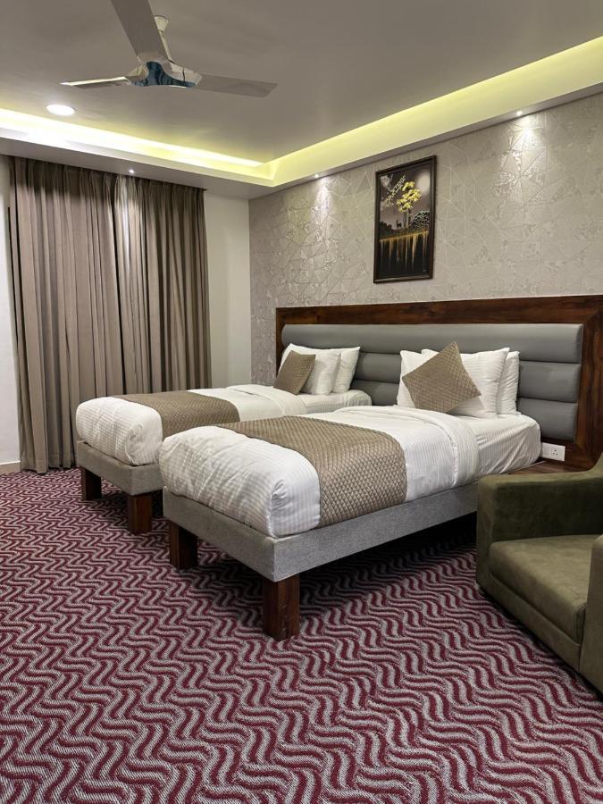Royal Ace Luxur Hotel Bangalore Exterior foto