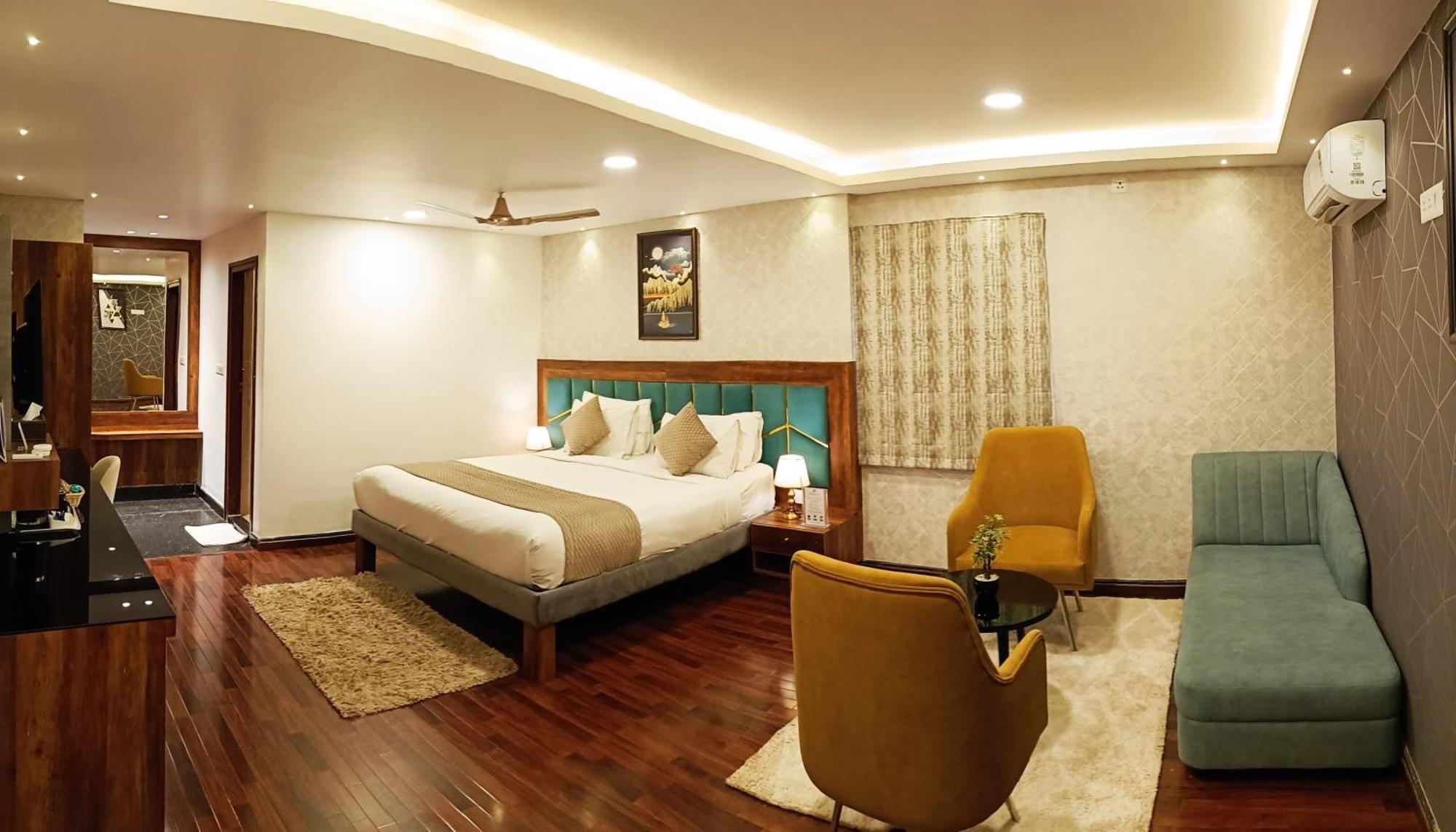 Royal Ace Luxur Hotel Bangalore Exterior foto
